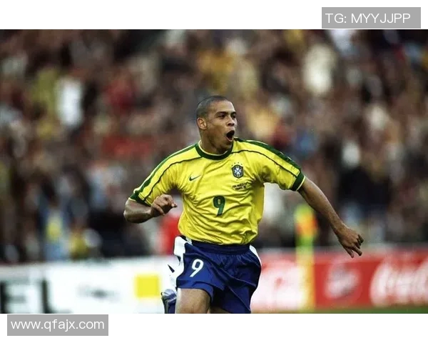 足球巨星眼中的罗纳尔多：天赋与努力并存的传奇人物